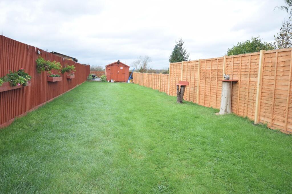 c. 36m (120') rear garden