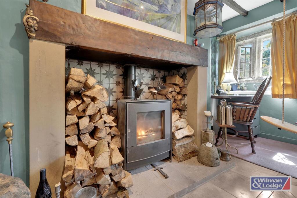 Period Property - Four Bed with Formal Gardens (22