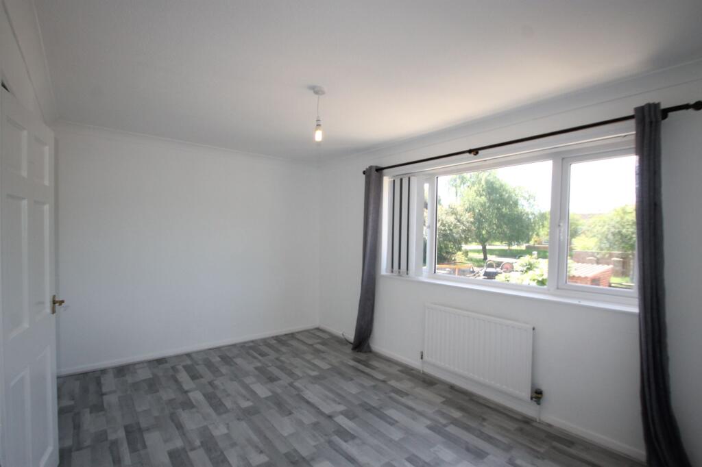 Front double bedroom