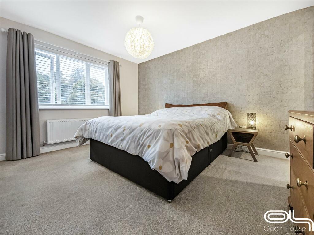 Lawns Drive (25).jpg