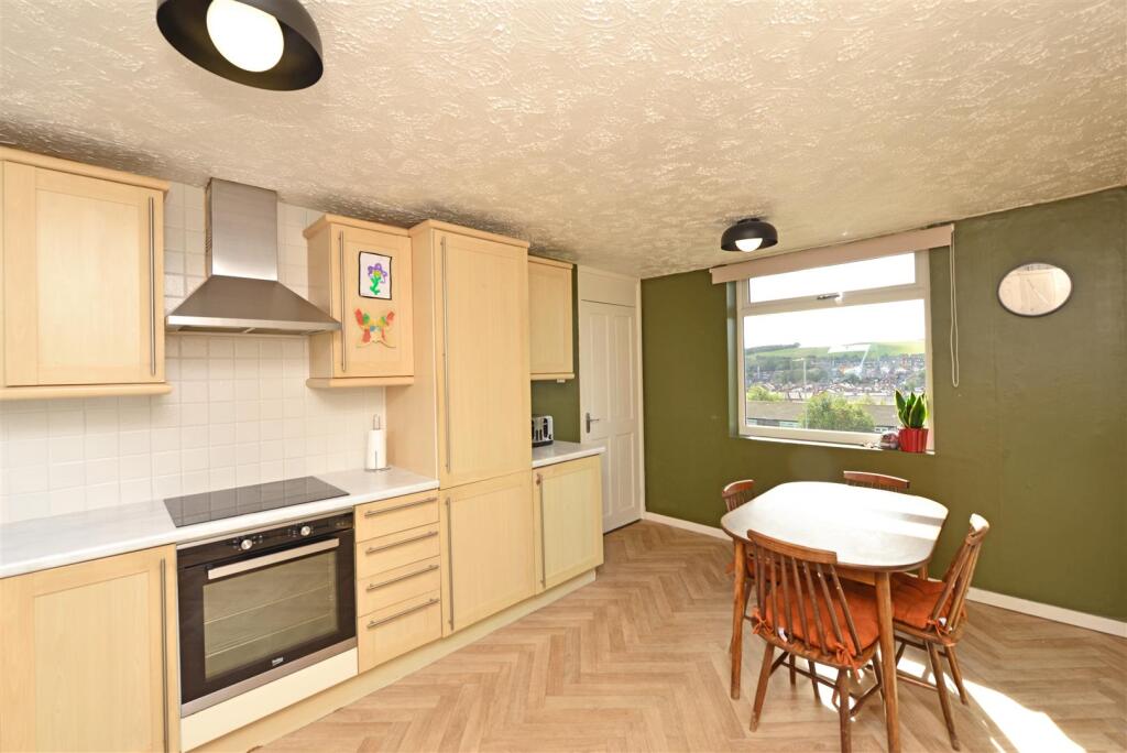 Fitted Dining Kitchen: