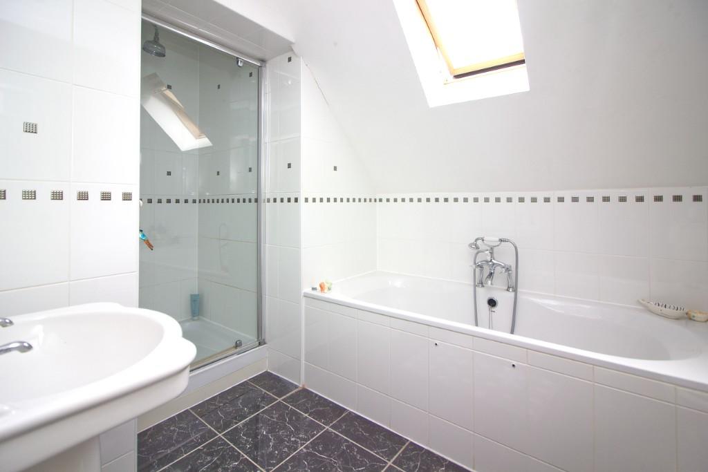 En-suite 1