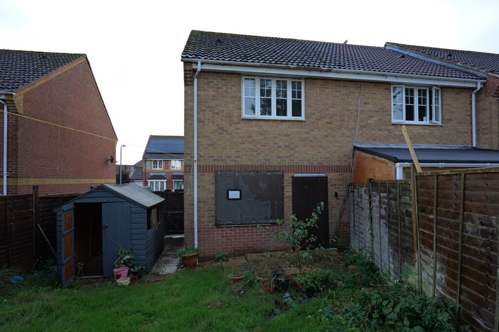16 Horseshoe End, Newbury, Berkshire, RG14 7XE