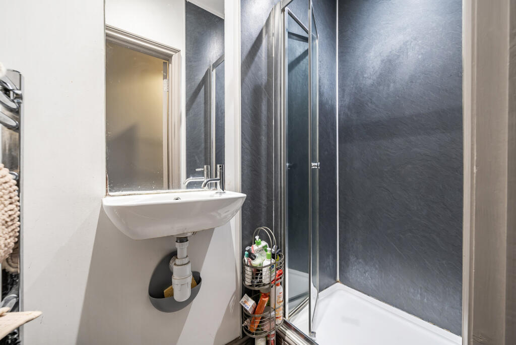 1341947-12-68b1d3...