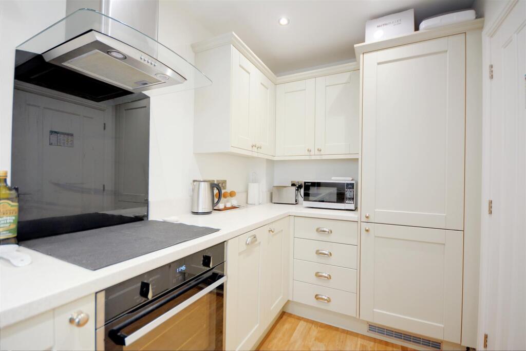 112 Church Street - Kitch.jpeg