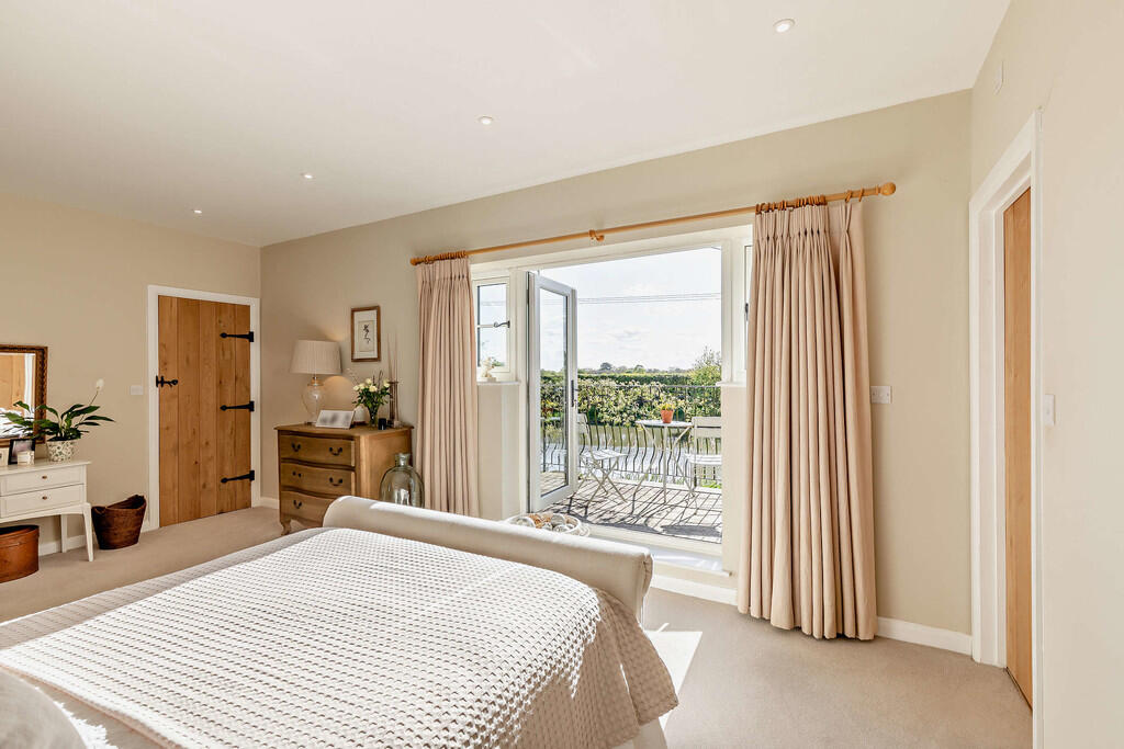 8644635-interior3...