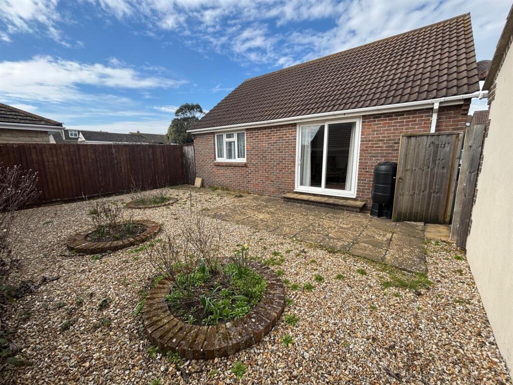 Rear Garden 2.jpg