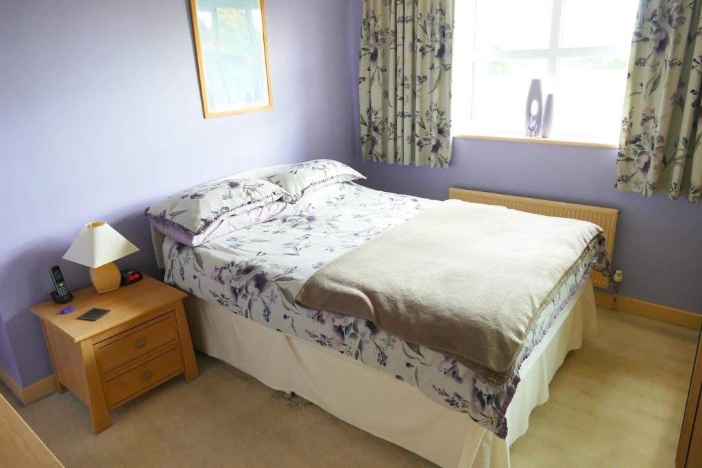Bed 1 b
