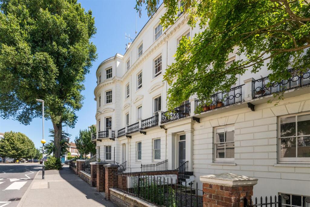 Flat 1, 37 Montpelier Crescent-1.jpg