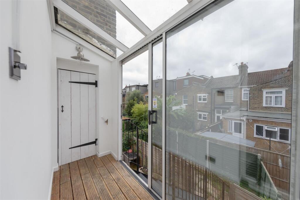 York Road, E17