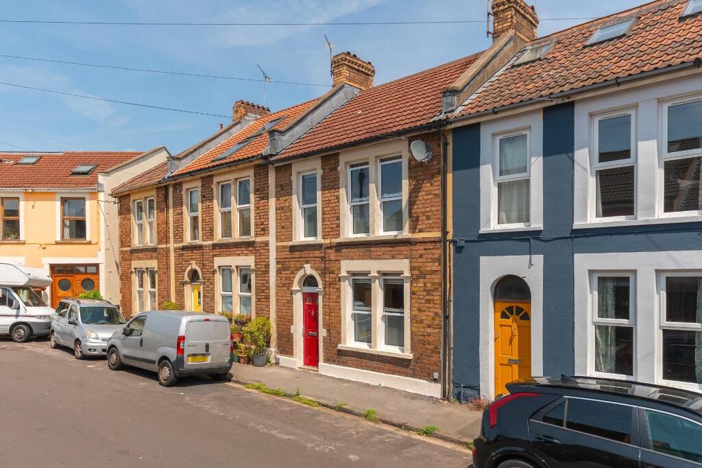 3N0REE - External B.jpg