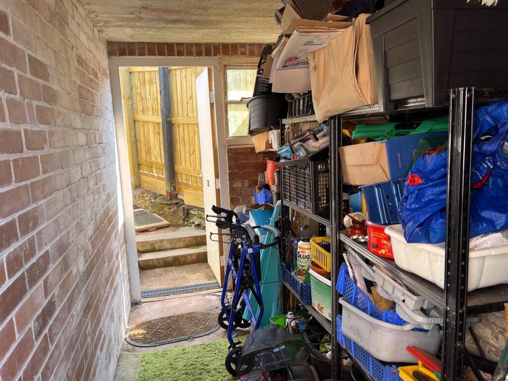 Outhouse (gives garden access)