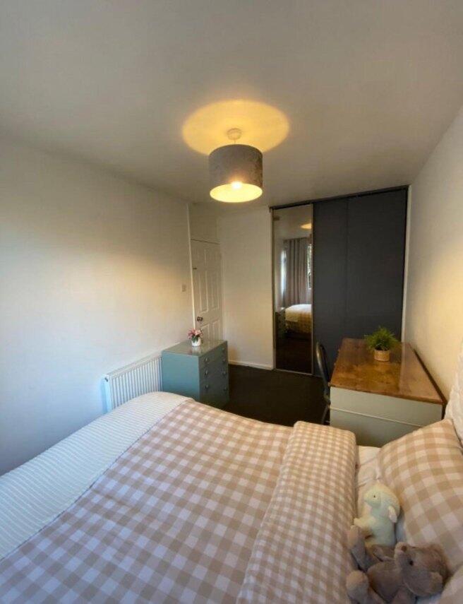 salford-house-e14-3hz-983414