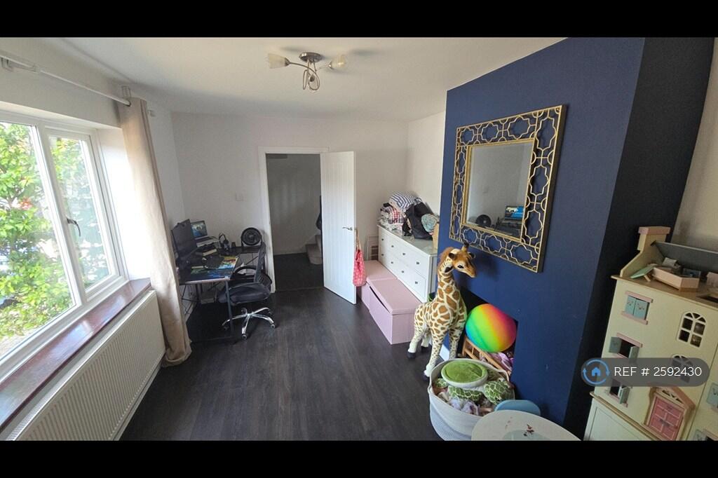 Dining Room/Playroom 