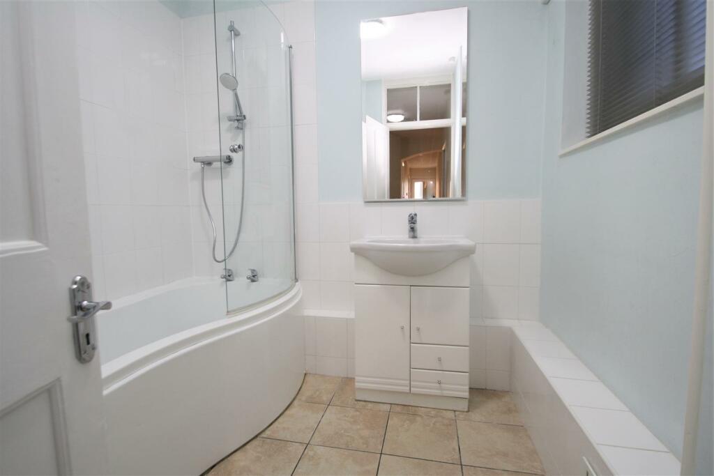 Bathroom.JPG