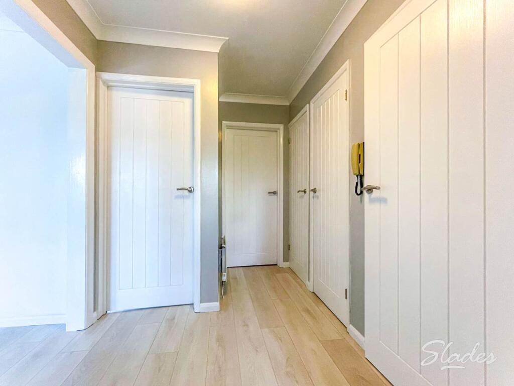 8 seaton hallway mai