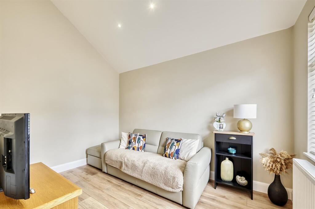 -4 St Marys Rushden-100_HDR-04.jpg