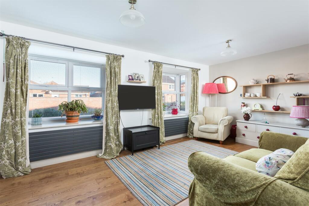 9 Lancaster Way-13.jpg