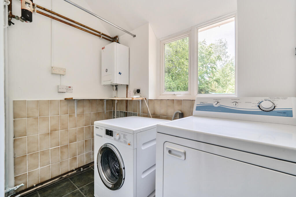 1333985-10-6891fe...