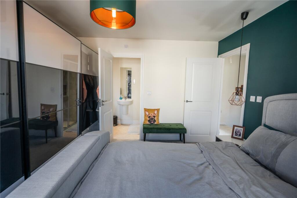 Bedroom 1 (2)