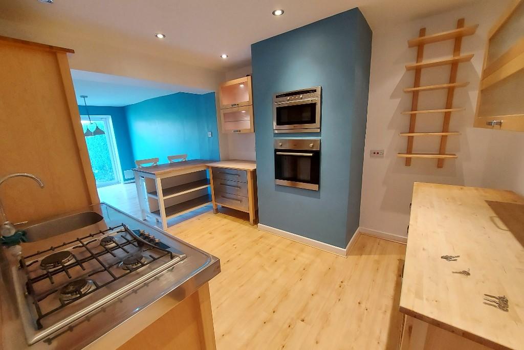 Kitchen/ Dining Area