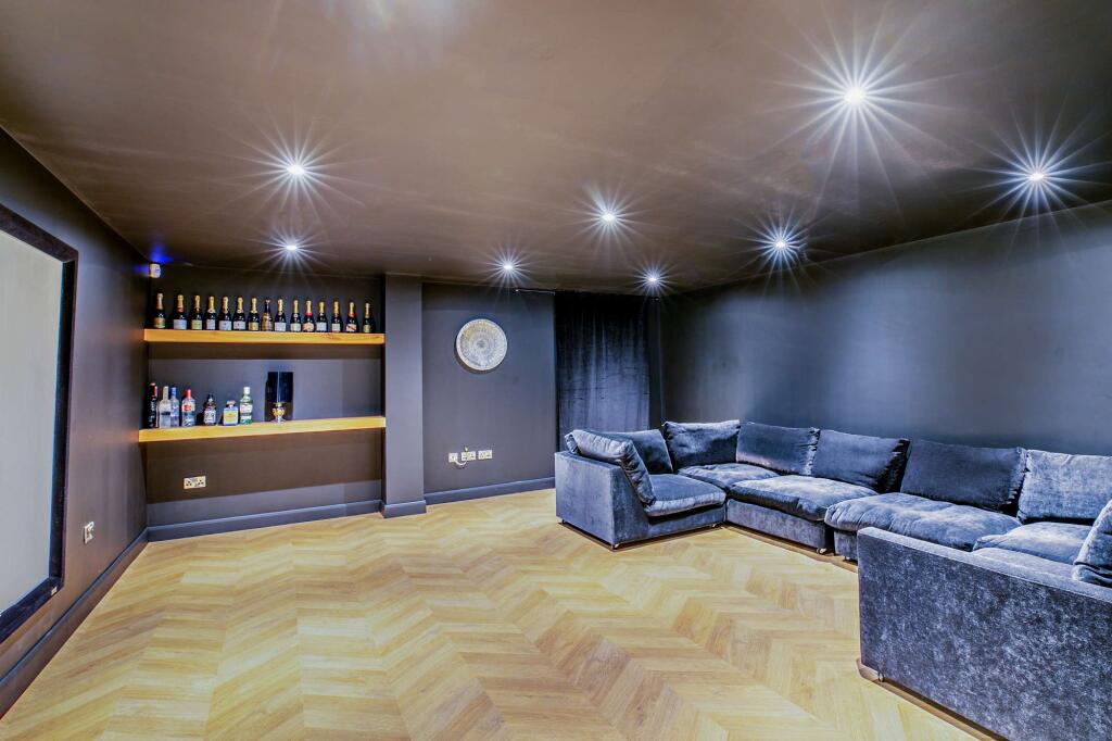 CINEMA ROOM
