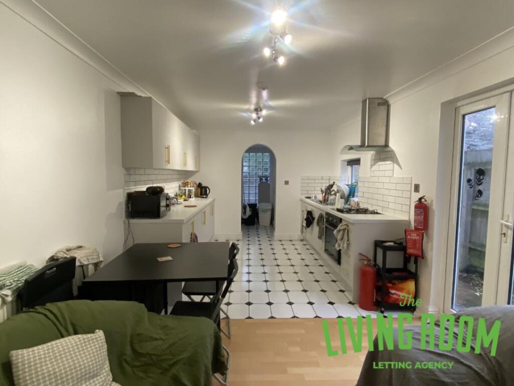 Kitchen 1