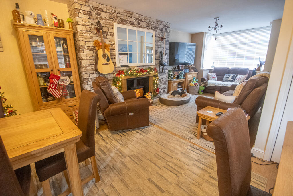 Through Lounge Diner