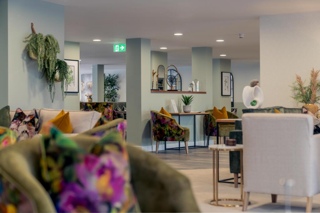 Knox Court - Communal Lounge &amp; Bistro  