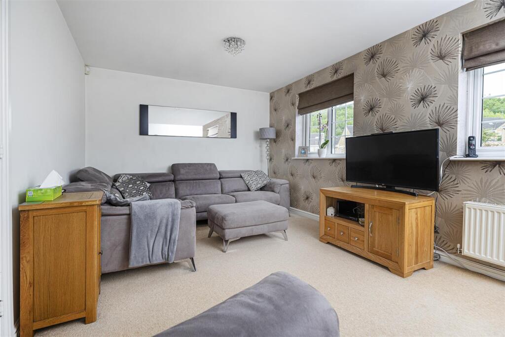Bramleys Estate Agents - Tithefields (16).jpg