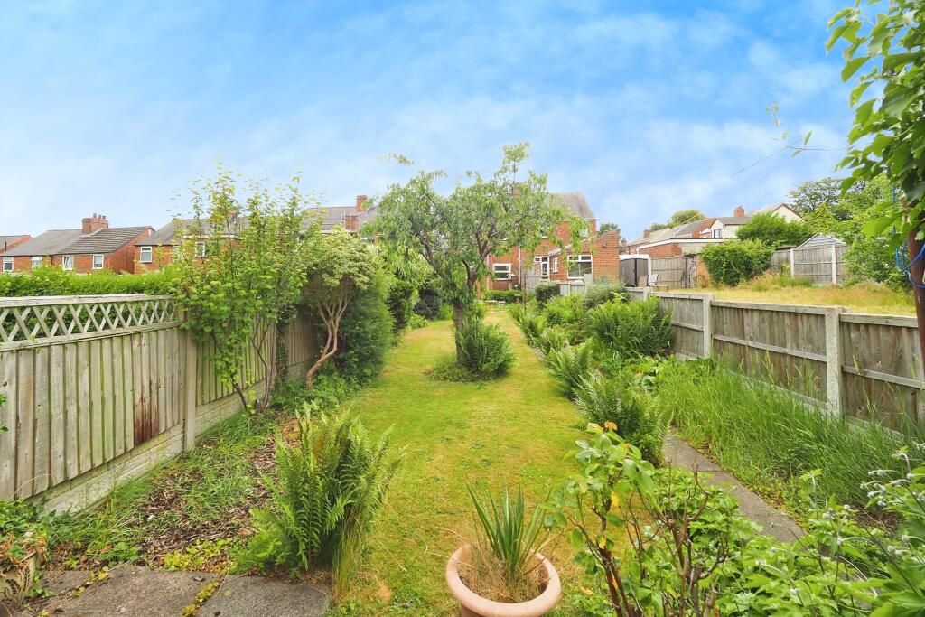 Fantastic and well loved rear gardens