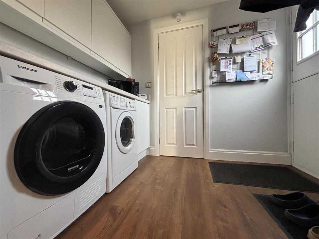 6 Avenue Road, Ashby