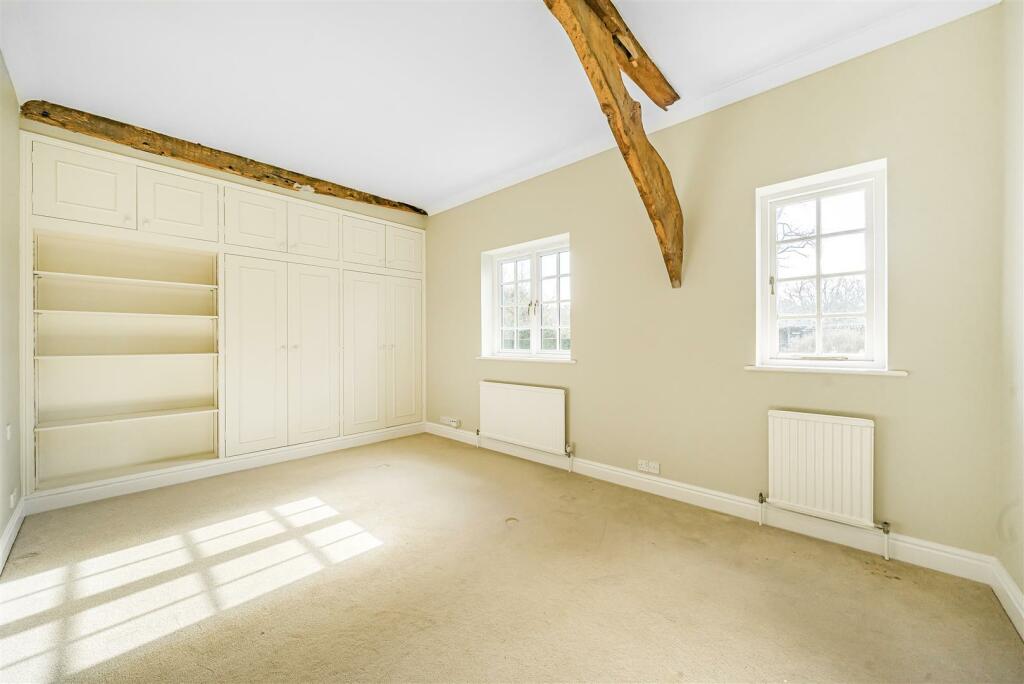 Bedroom 1 2nd aspect.jpg