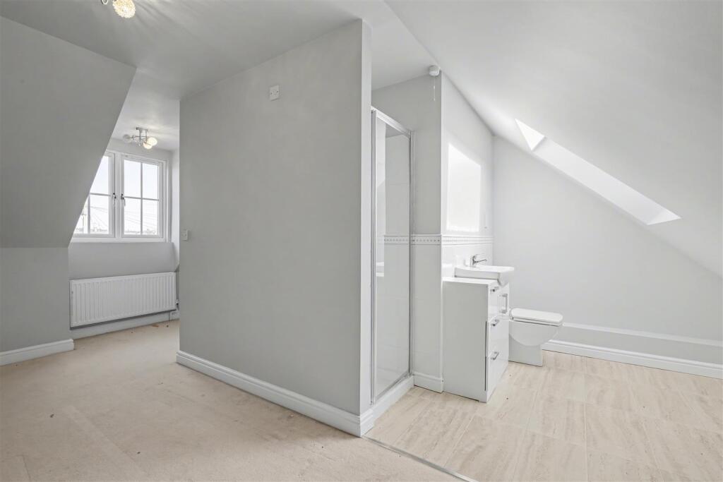 Loft Bedroom 1_3.jpeg