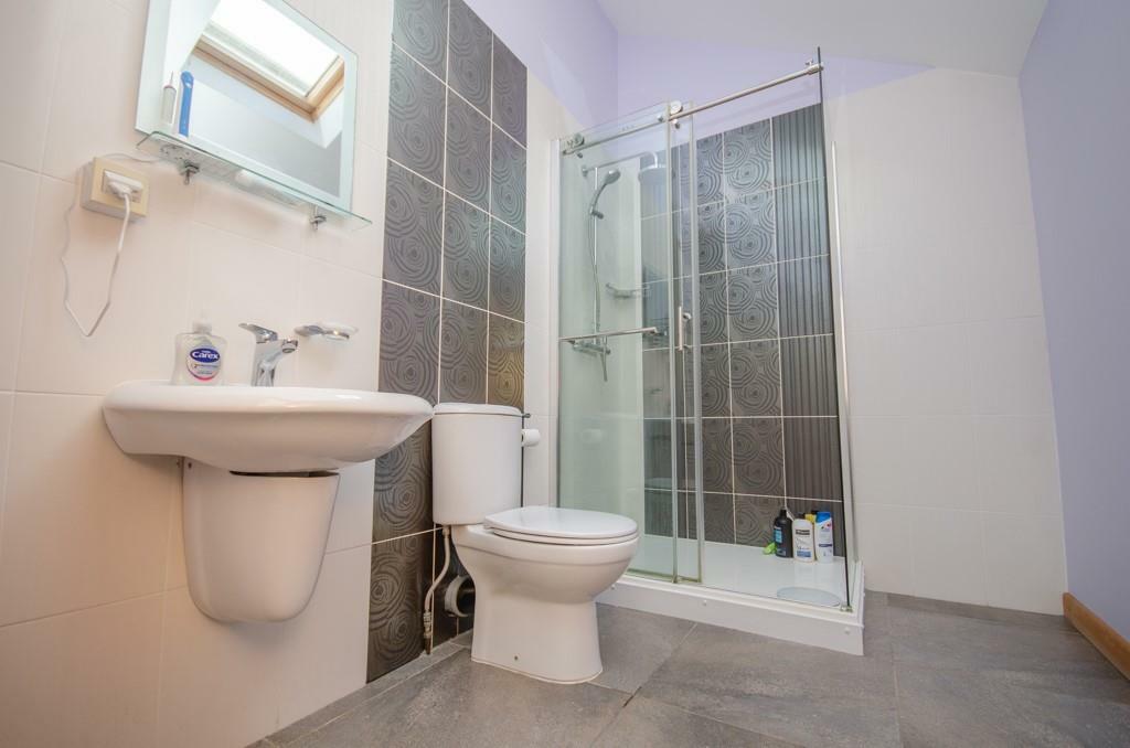 Shower room.jpg