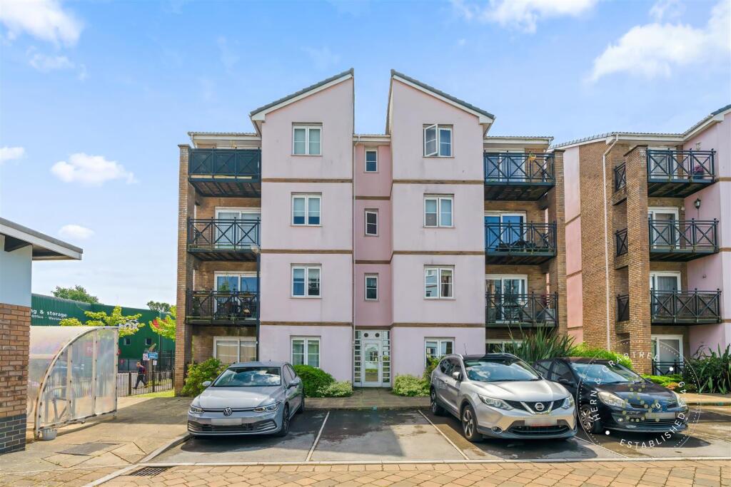 Pentland Close, HernCrabtree (10).jpeg