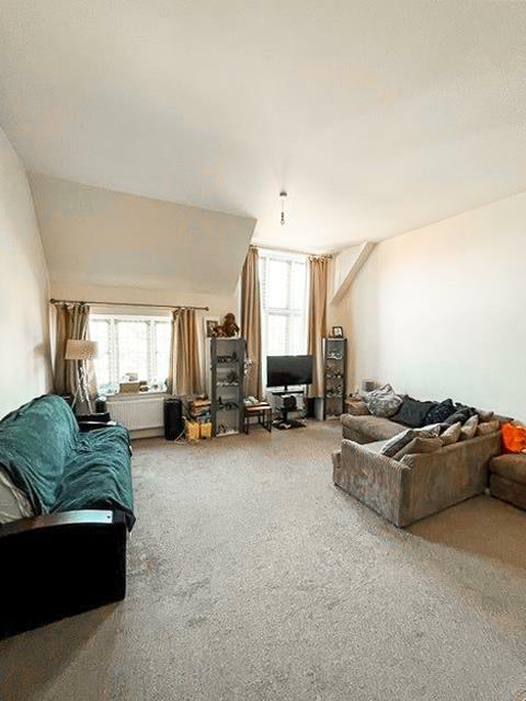 Lounge-2.jpg