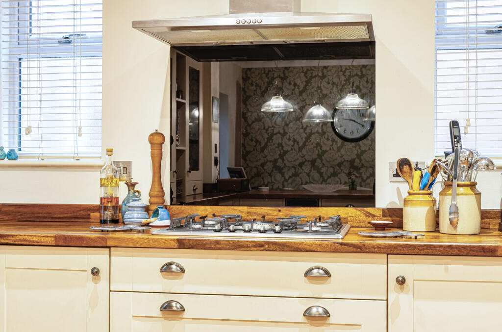 1369219-30-68efc0...