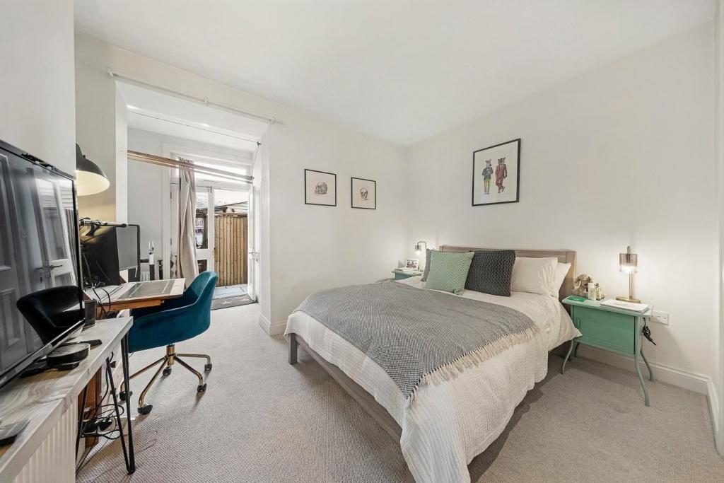 Bedroom (2).jpg