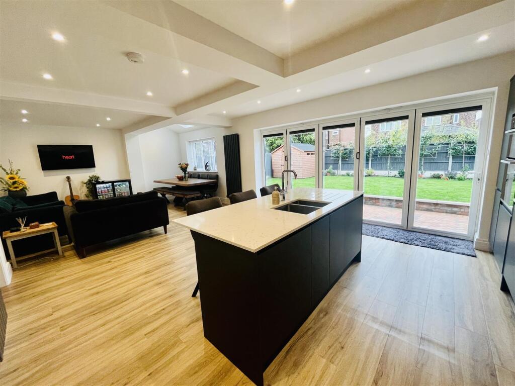 Live In Dining Kitchen