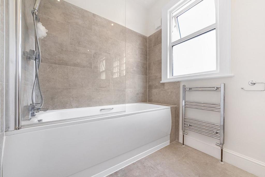 Bathroom One.jpg