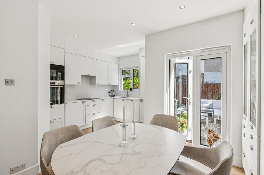 Kitchen / Dining