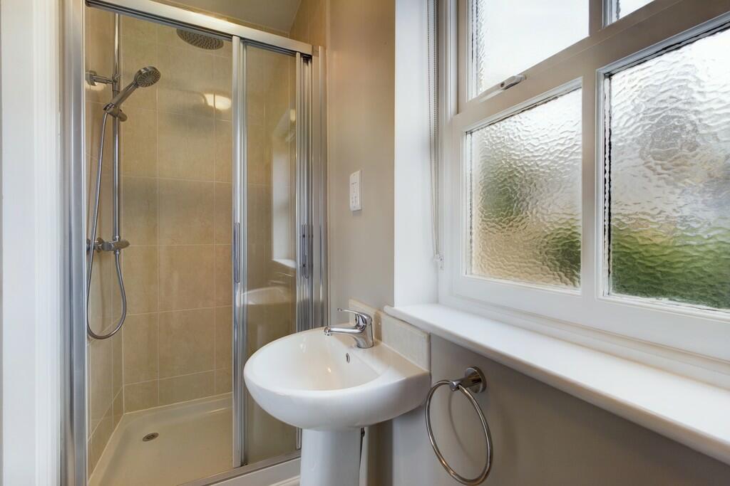 En suite Shower R...