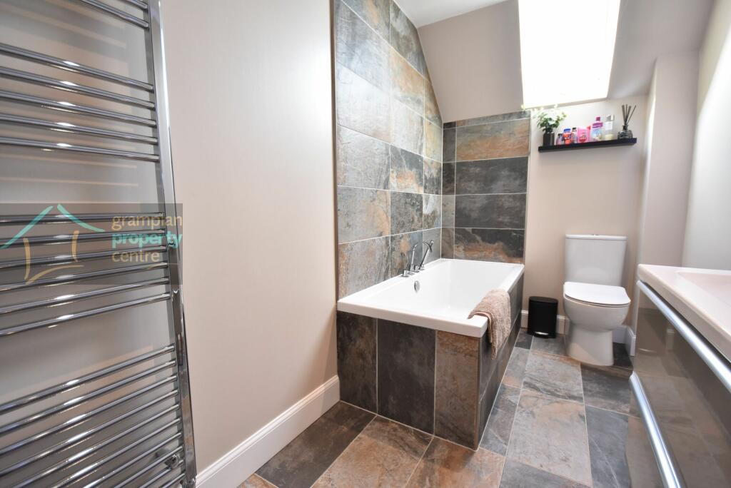 bathnroom 2nd 