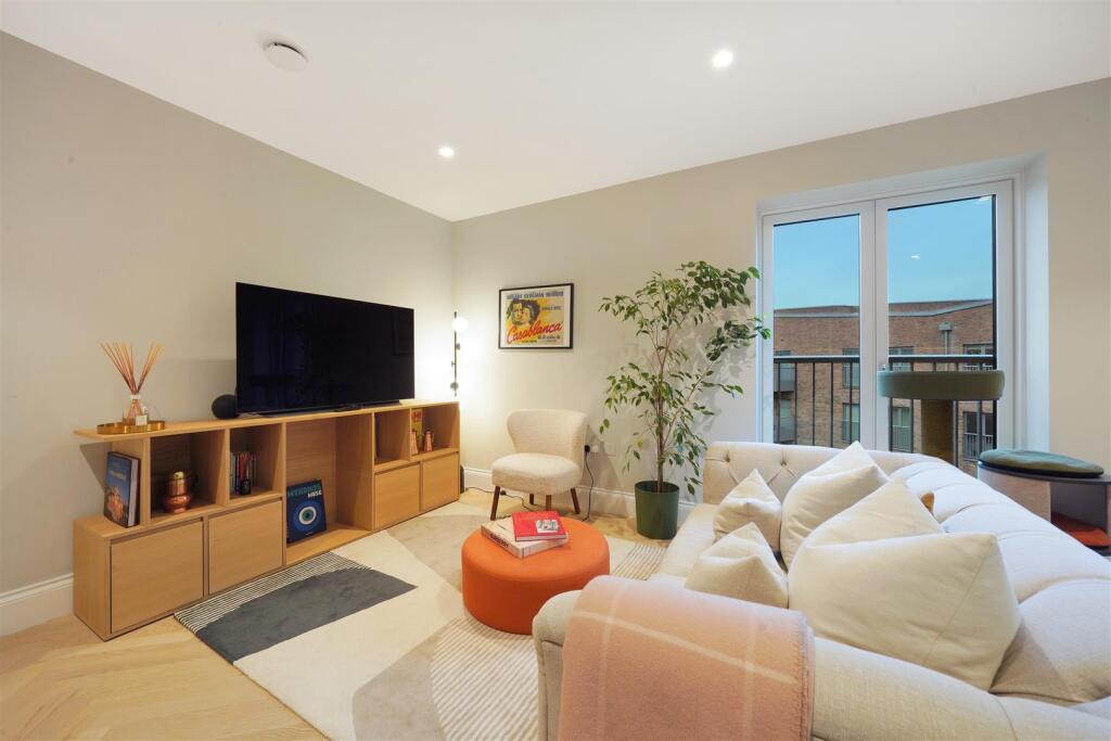 Apartment 26, 31 Royal Engineers Way - N28HBlJqZfA