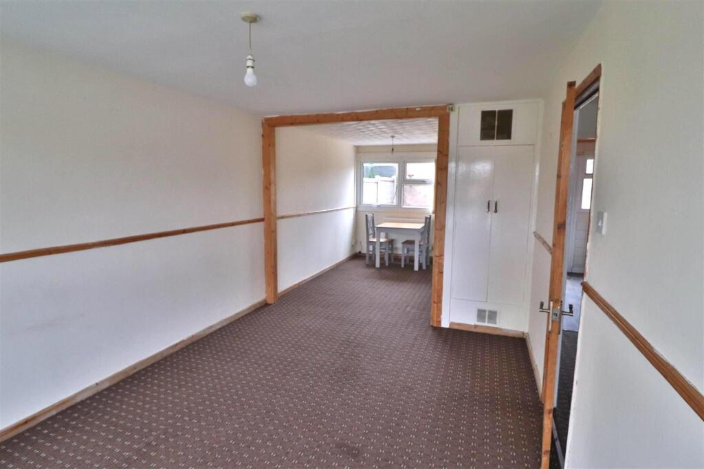 LIVING ROOM/ DINING ROOM