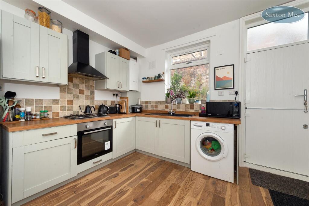 56 Hoole Street - kitchen 1164.jpg