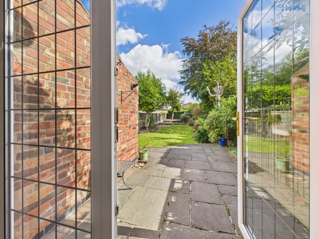 Dining Kitchen onto Rear Garden
