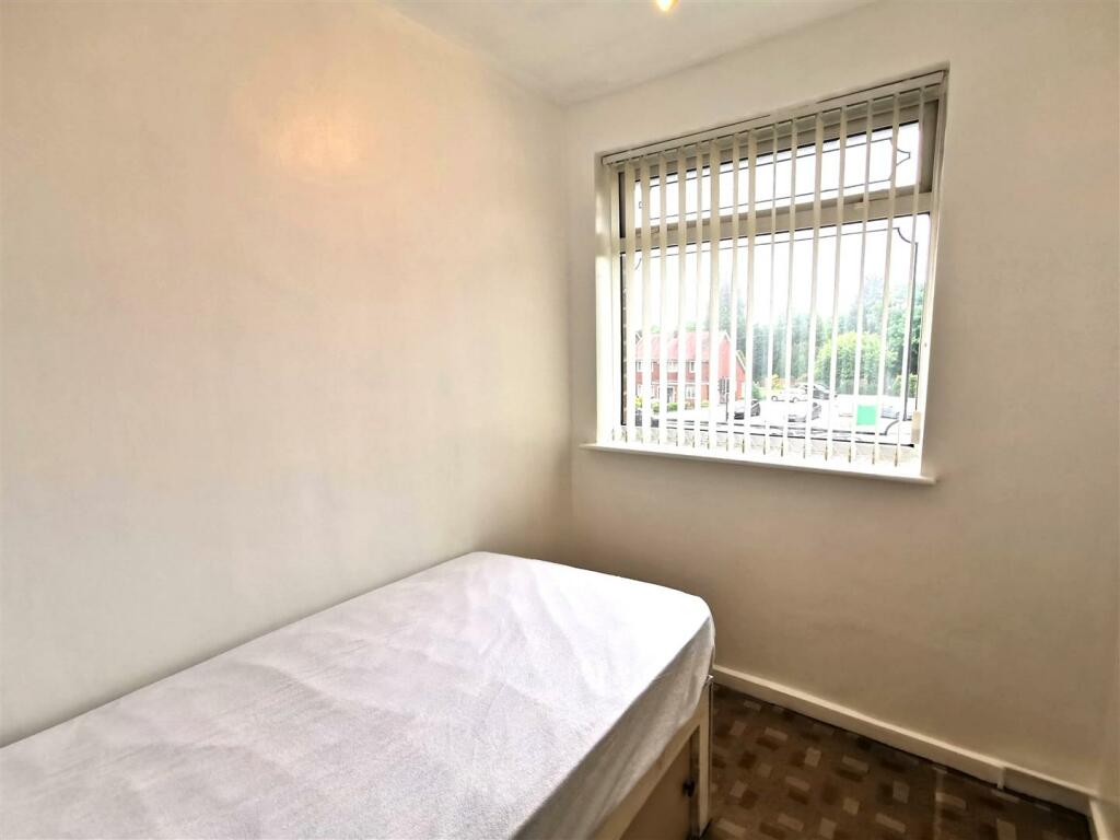 bedroom 3 1.jpg