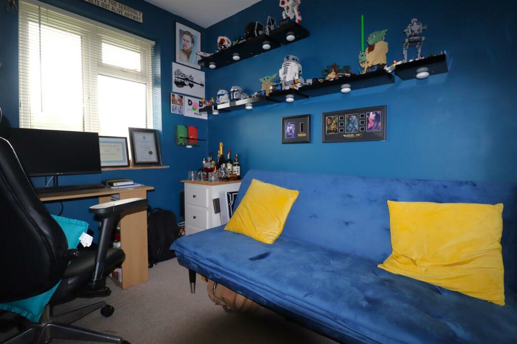 Bed 3.JPG